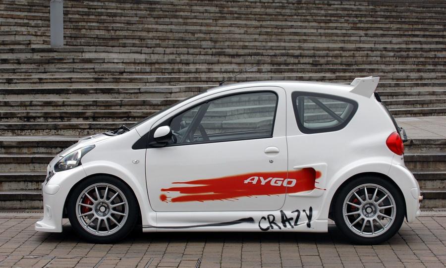  Toyota Aygo Crazy 2008 года  (фото 11 из 16)